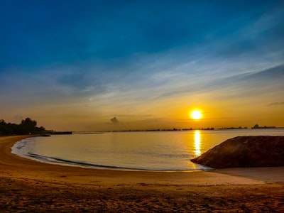 At sunset the silhouette of offshore islands
